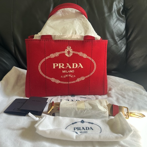 Prada Canapa - Picture 6 of 9